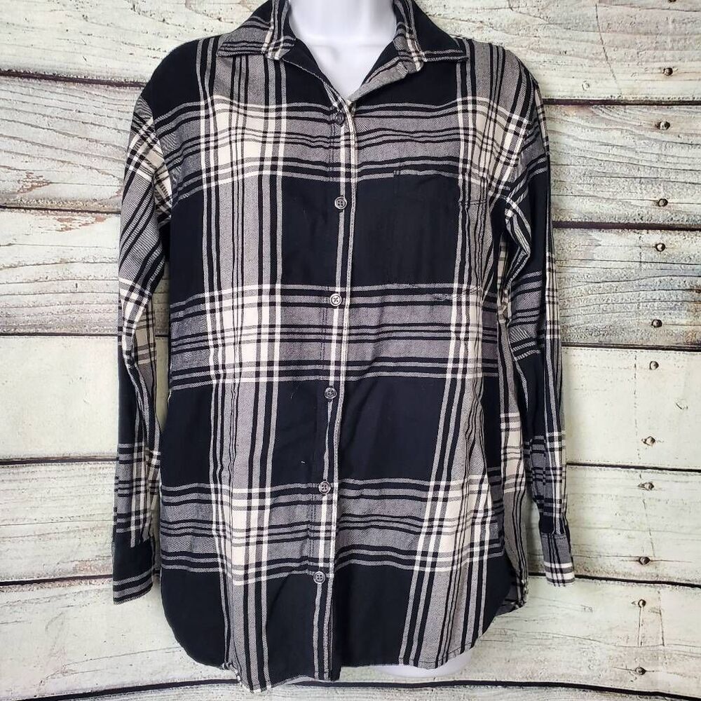 Old Navy Women’s XS Boyfriend Shirt Navy Blue White Plaid Long Sleeve Button Dow